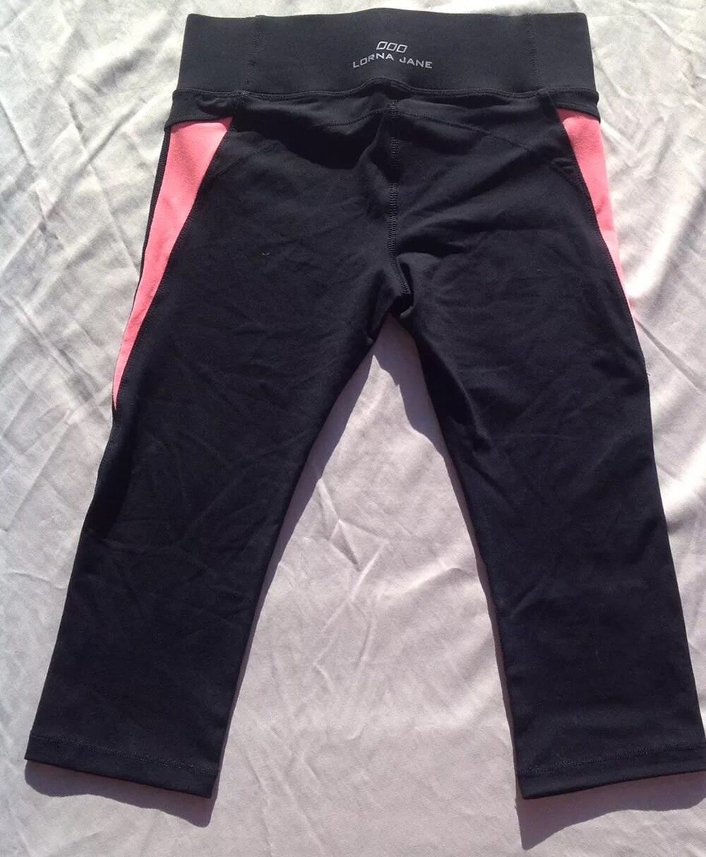 Lorna Jane Core Stability 7/8 Tight NWOT small S fitness CaprisBlack Pink